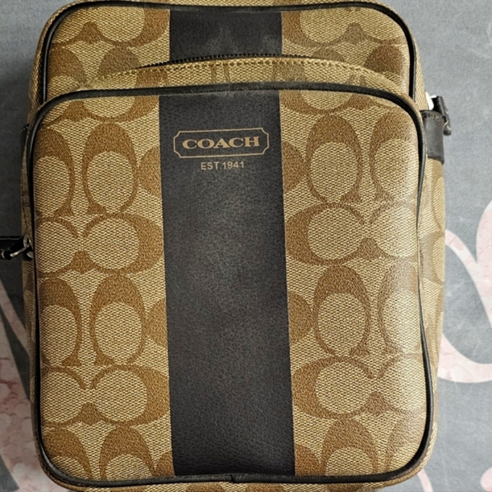 COACH SHOULDER POUCH